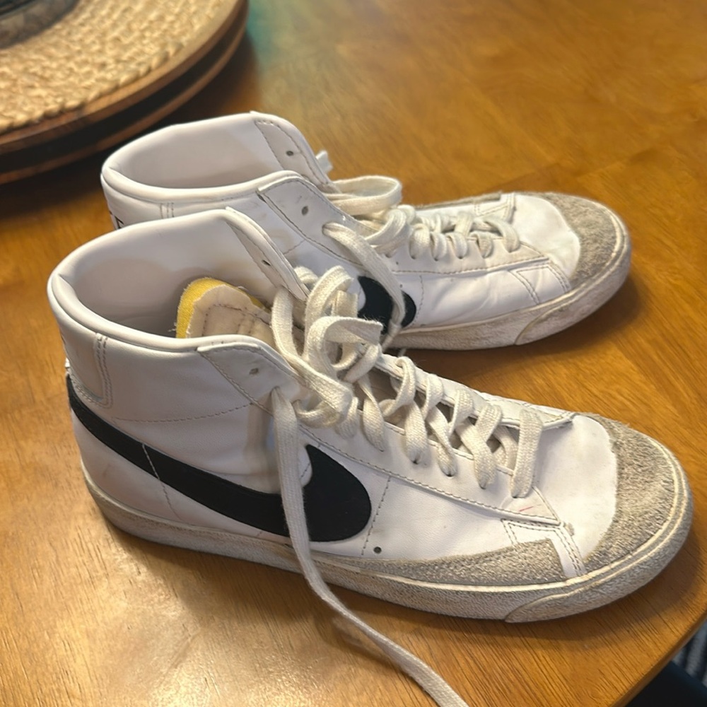 Nike high tops size 9